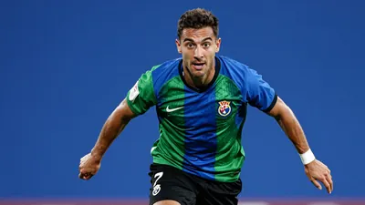 Anaitz Arbilla, capitán del Eibar, afronta su undécima campaña con la misión de disfrutar del día a día y sin perder la...